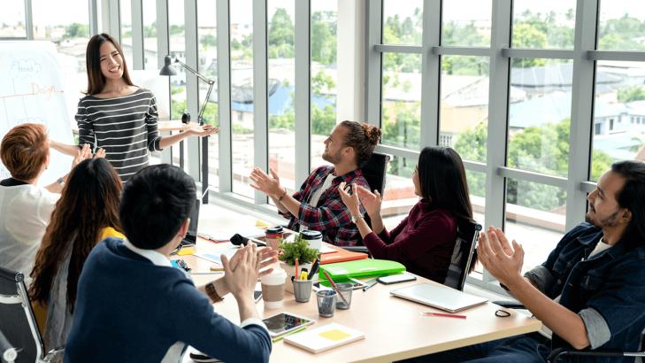 4 استراتيجيات لبناء قسم تدريب يعمل يداً واحدة