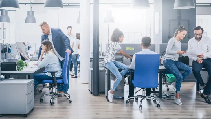 أخطاء فرق العمل طويلة الأمد: كيف تهدم الأداء بصمت؟