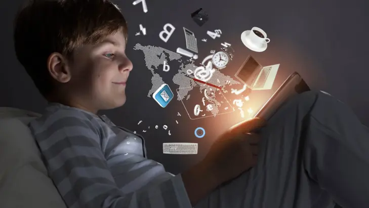 هل التكنولوجيا مضرة للأطفال حقاً؟ بين المخاطر والحلول بالإدارة الرقمية الواعية
