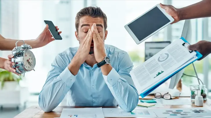 5 طرائق فعالة لتجنب الإرهاق الوظيفي وتحسين رضى الموظفين في بيئة العمل