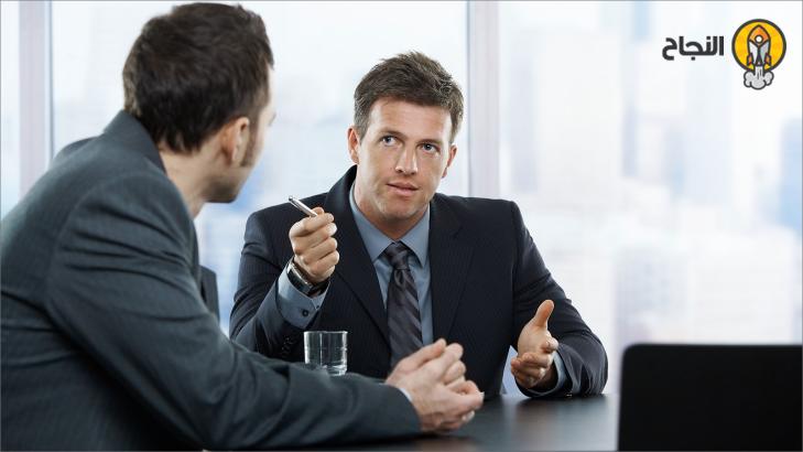 كيف تمارس الإصغاء الفعَّال؟ (دليلك خطوة بخطوة)