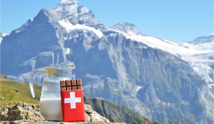 شوكولا الحليب ابتُكرَتْ في سويسرا