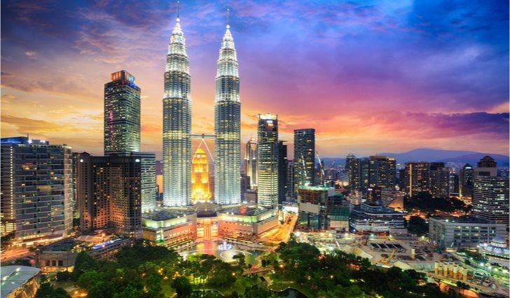 عاصمة ماليزيا هي إحدى عجائب العالم