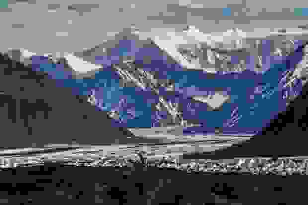 نهر ماتانوسكا الجليدي في ألاسكا في الولايات المتحدة الأمريكية نهر ماتانوسكا الجليدي في ألاسكا في الولايات المتحدة الأمريكية