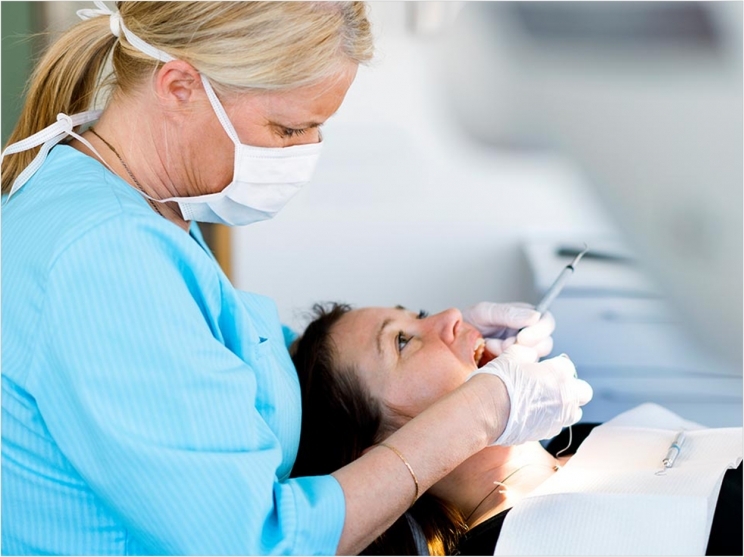 زيارة طبيب الأسنان