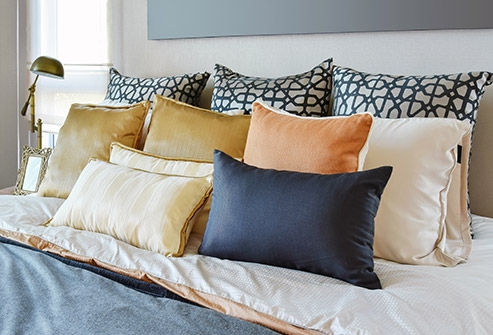 الوسائد، (2-4 مرّات سنويّاً)