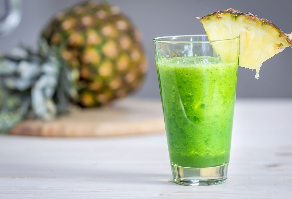 عصير الكرنب والأناناس