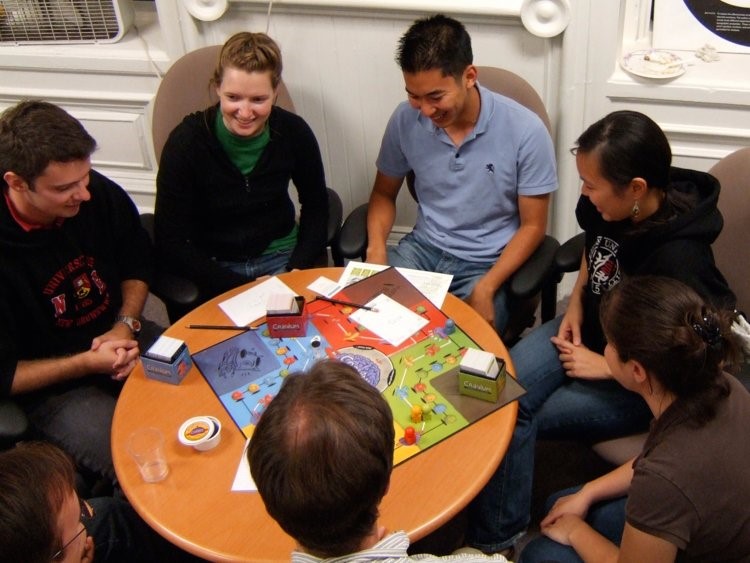 انقلي الحفلة إلى المنزل