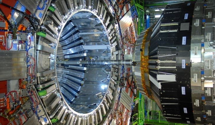 أكبر آلة في العالم موجودة في سويسرا