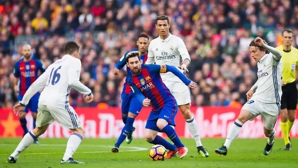 كرة القدم (4 مليار متابع)